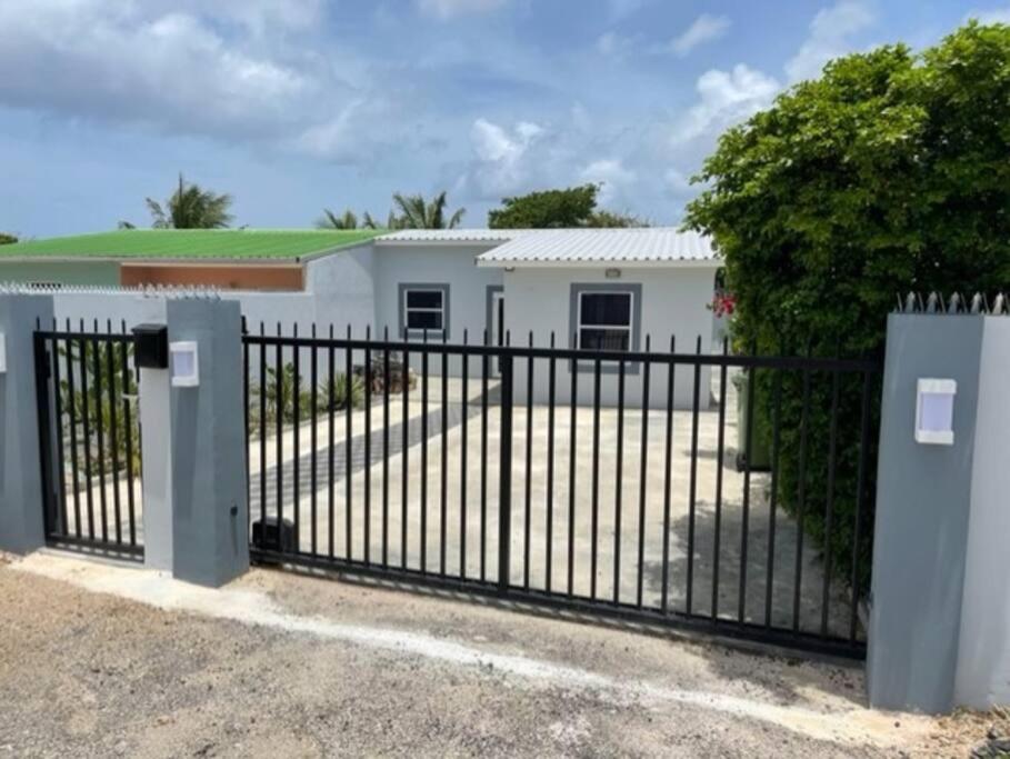 Villa Susanna 3 Bedroom 2 Bathroom House Sleeps 6Plus 威廉斯塔德 外观 照片